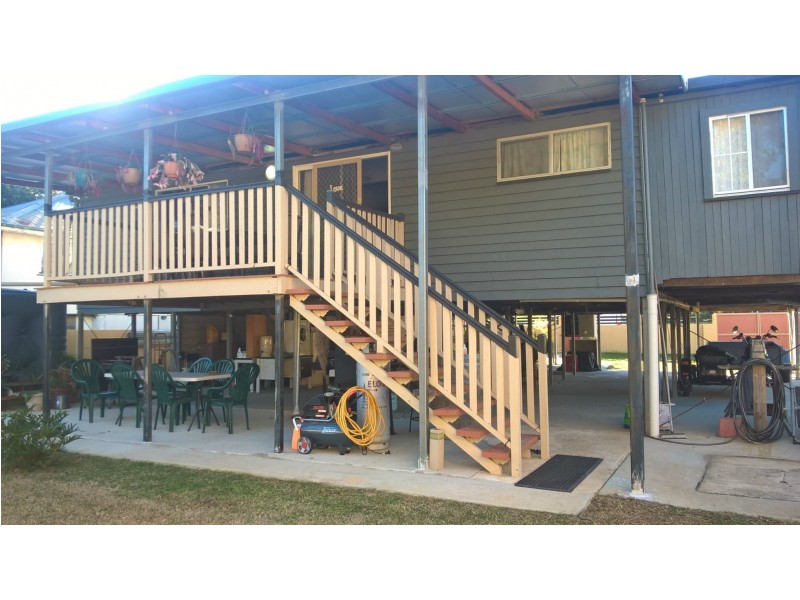 1 Gordon Lane, Mount Morgan QLD 4714