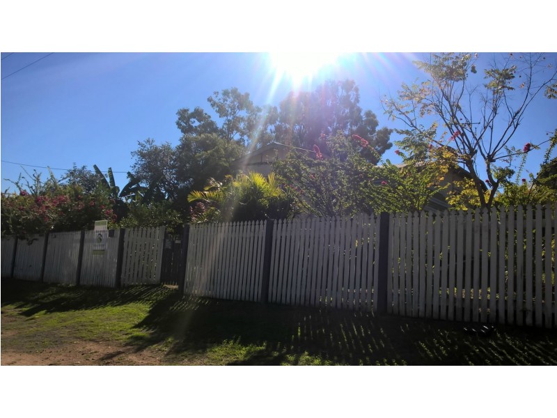 1 Nicholson Street, Mount Morgan QLD 4714