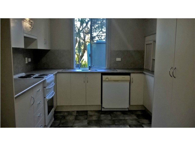 1 Nicholson Street, Mount Morgan QLD 4714