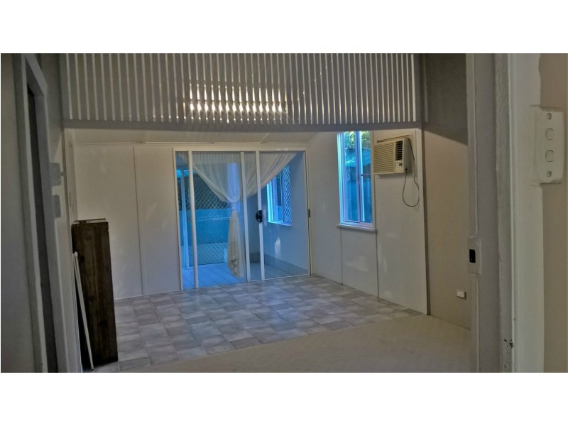 1 Nicholson Street, Mount Morgan QLD 4714