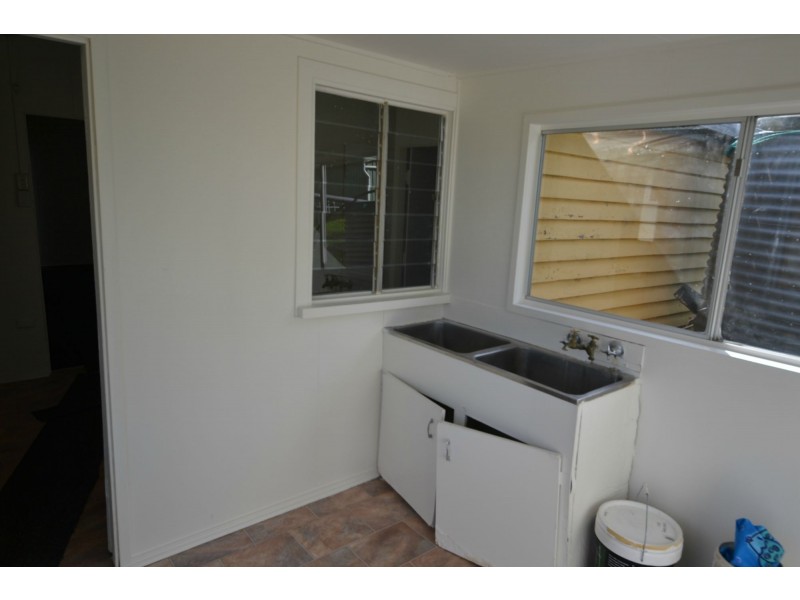 77 James Street, Mount Morgan QLD 4714