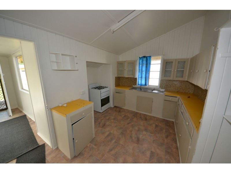 77 James Street, Mount Morgan QLD 4714
