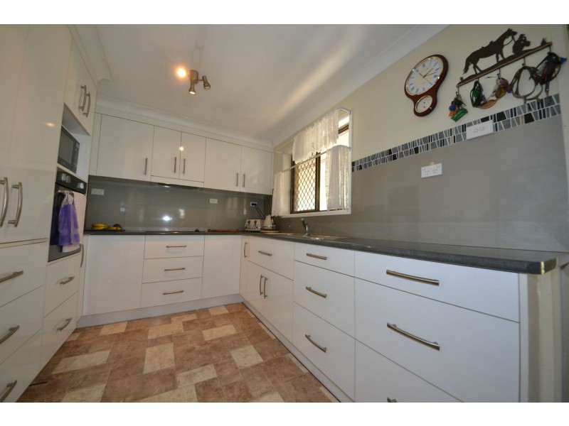 9 Harnsworth Road, Alton Downs QLD 4702