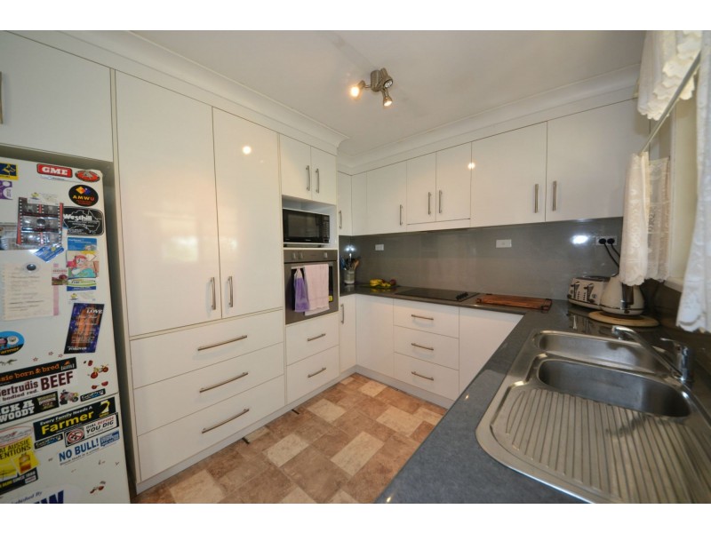 9 Harnsworth Road, Alton Downs QLD 4702