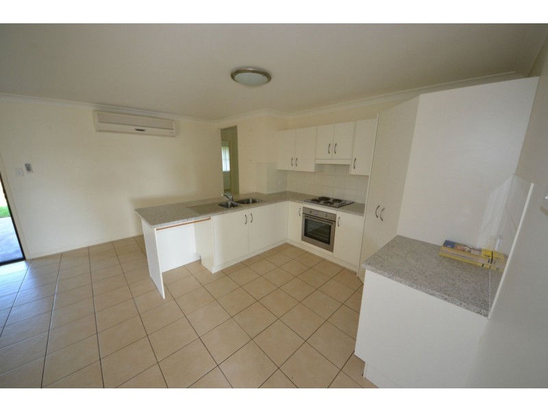 19 Seonaid Place, Gracemere QLD 4702