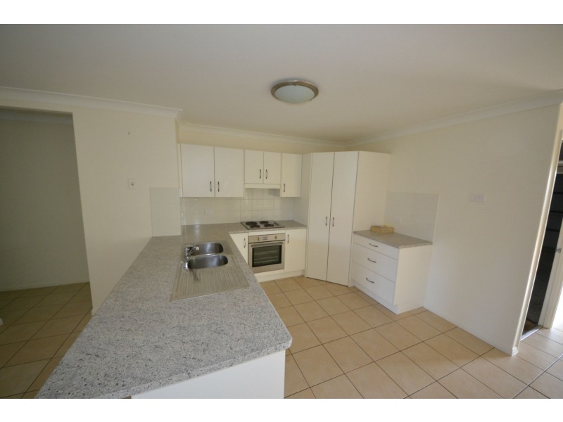 19 Seonaid Place, Gracemere QLD 4702