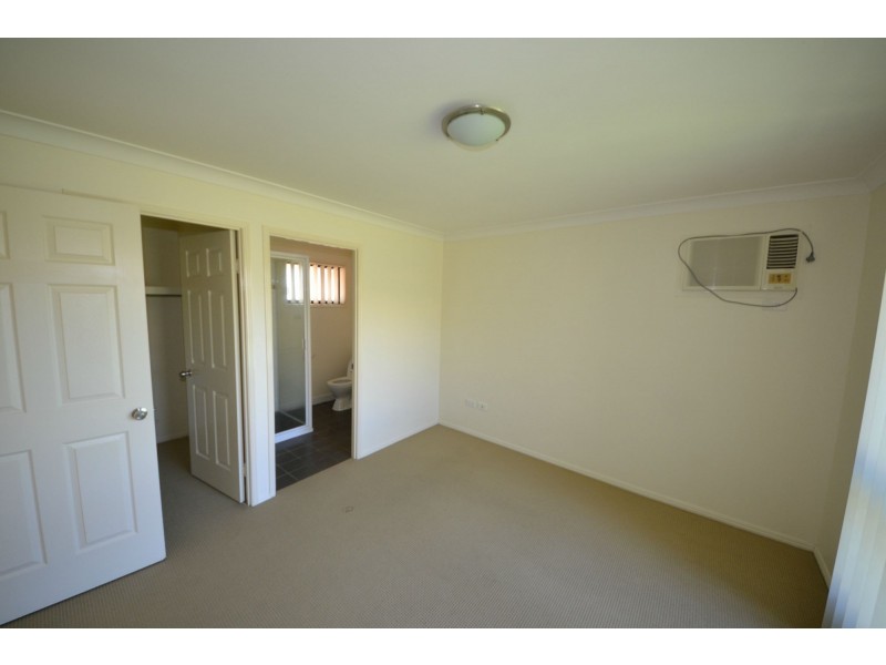 19 Seonaid Place, Gracemere QLD 4702