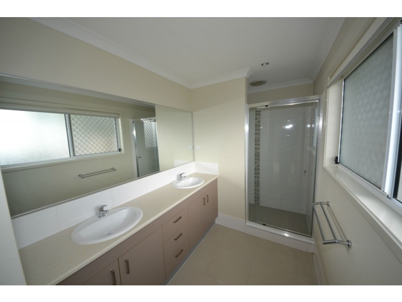 1 Sturt Court, Gracemere QLD 4702