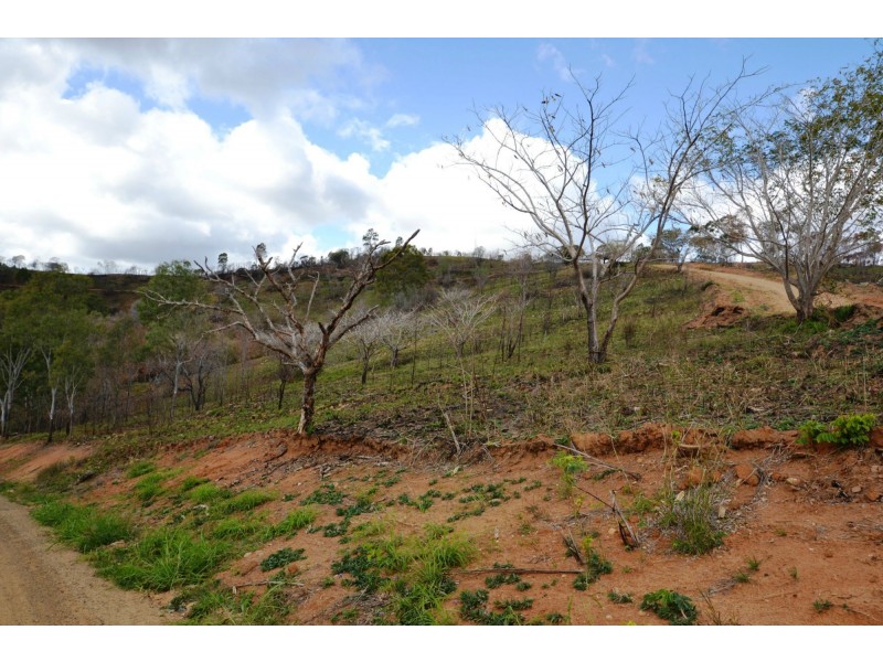 84 Hall Street, Mount Morgan QLD 4714
