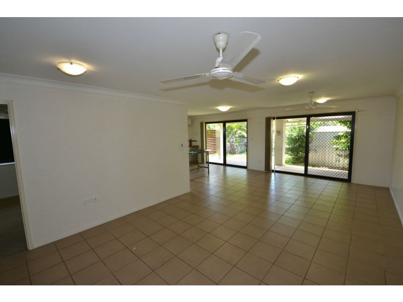 2/7 Poinciana Place, Gracemere QLD 4702