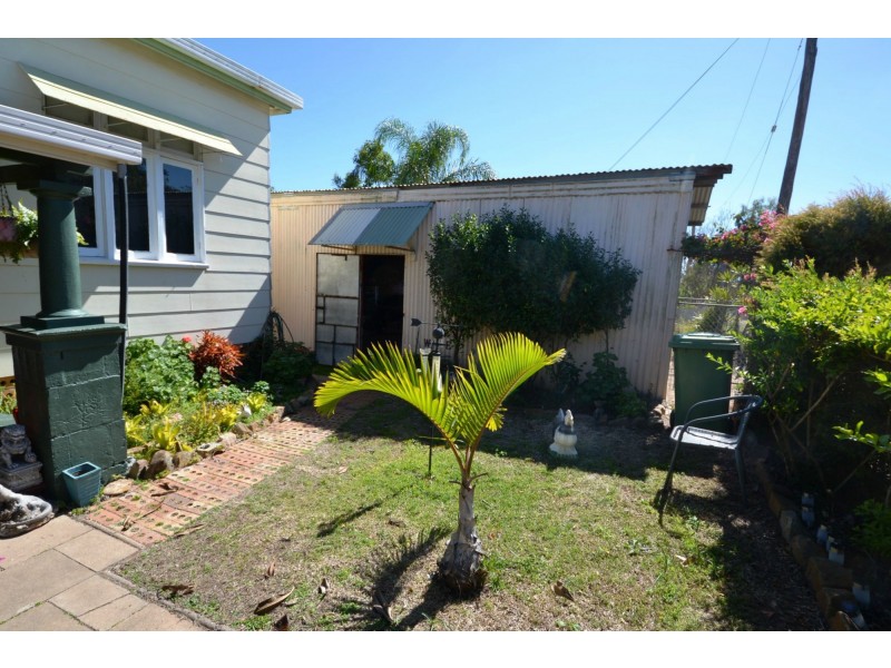 33 Crown Street, Mount Morgan QLD 4714