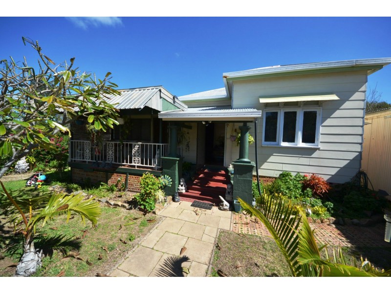 33 Crown Street, Mount Morgan QLD 4714