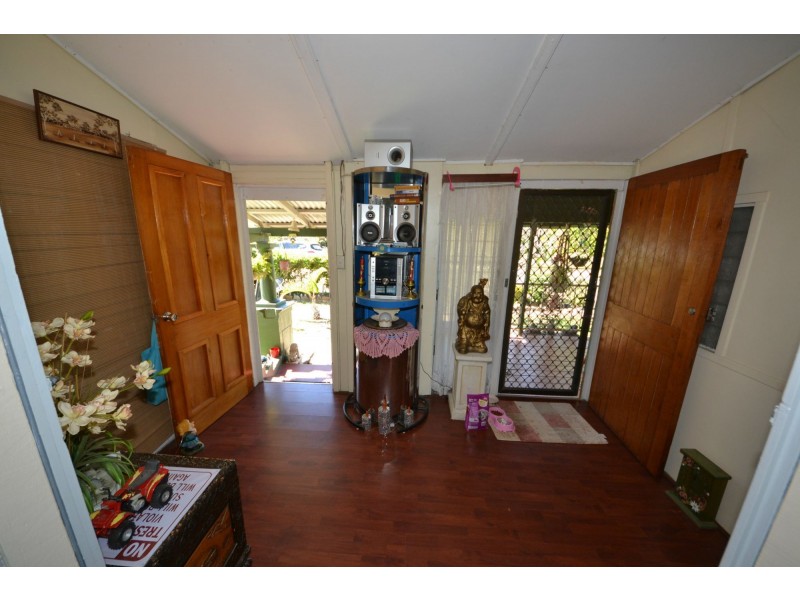 33 Crown Street, Mount Morgan QLD 4714