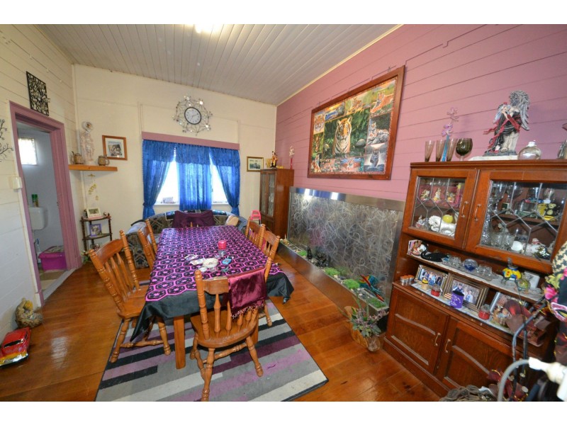33 Crown Street, Mount Morgan QLD 4714
