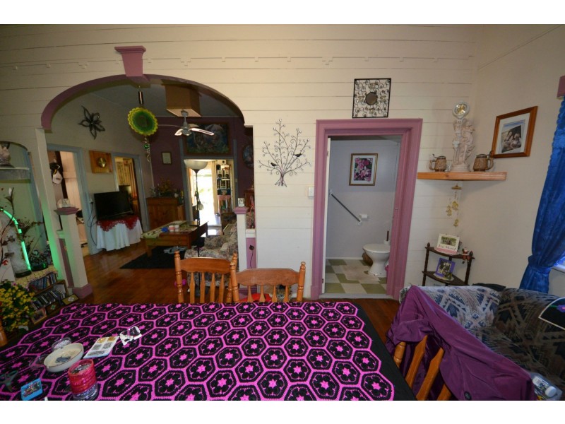 33 Crown Street, Mount Morgan QLD 4714
