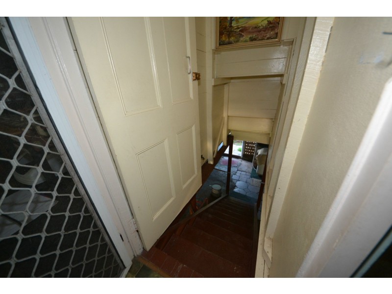 33 Crown Street, Mount Morgan QLD 4714