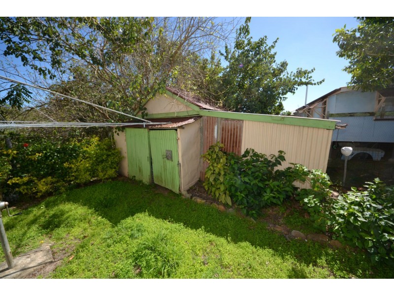 33 Crown Street, Mount Morgan QLD 4714