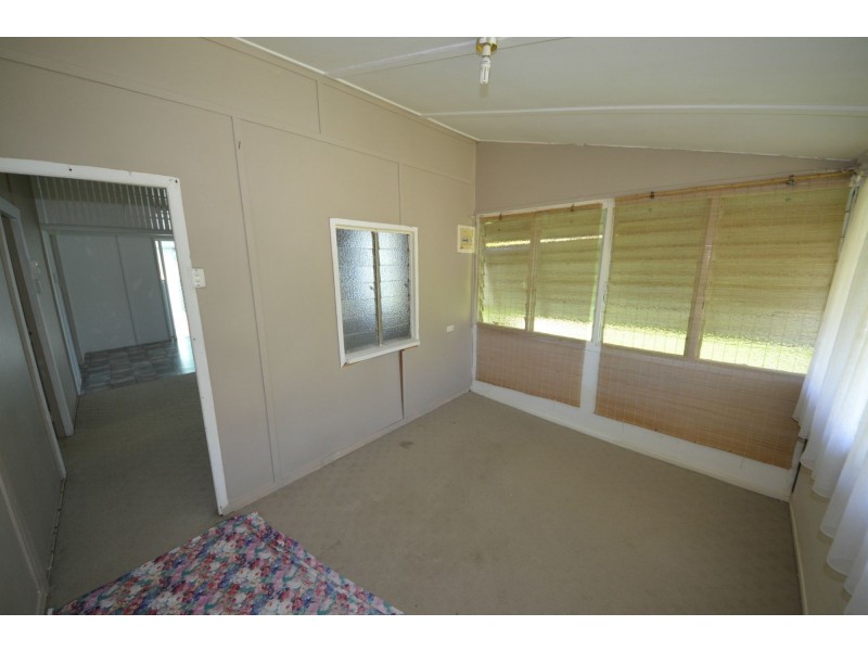 1 Nicholson Street, Mount Morgan QLD 4714