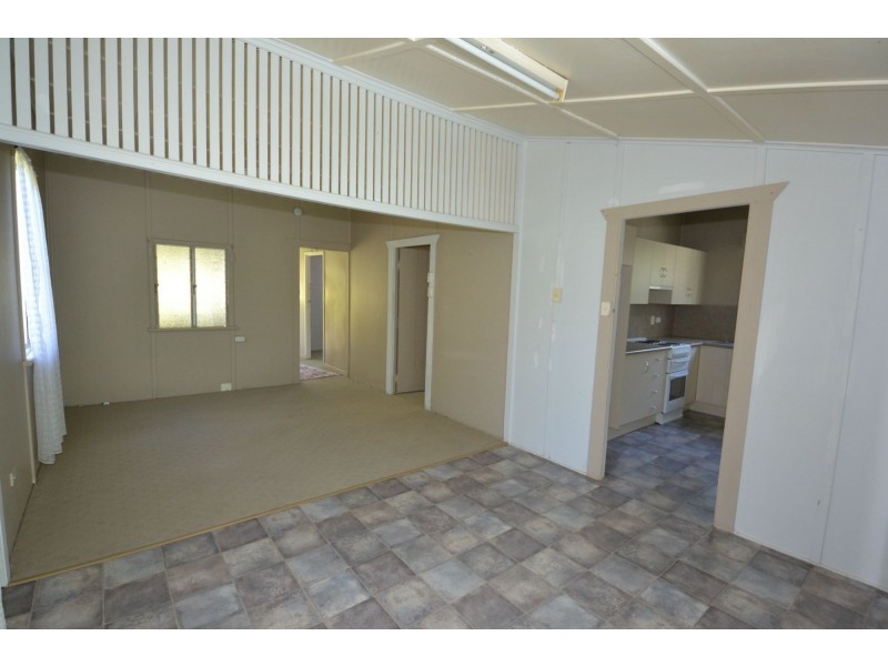 1 Nicholson Street, Mount Morgan QLD 4714