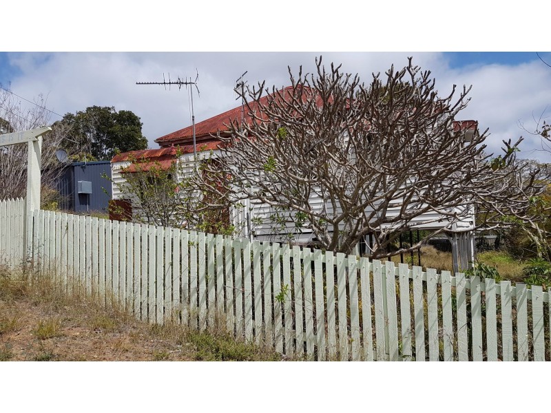 4 Cribb Street, Mount Morgan QLD 4714