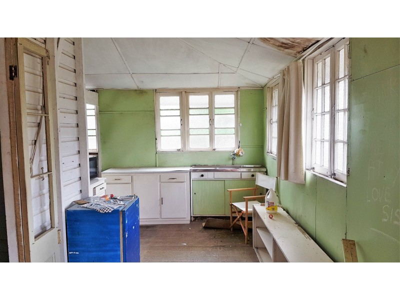 4 Cribb Street, Mount Morgan QLD 4714