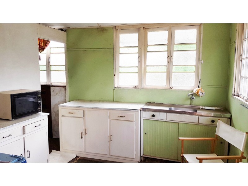 4 Cribb Street, Mount Morgan QLD 4714