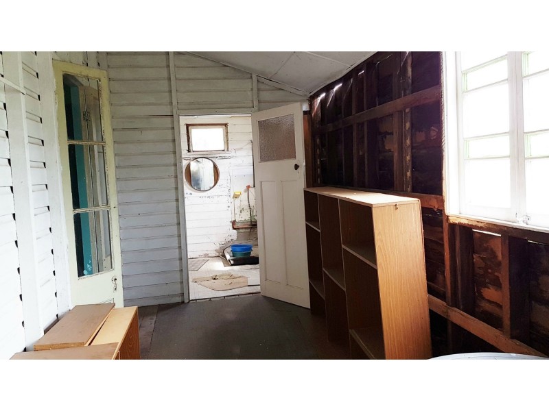 4 Cribb Street, Mount Morgan QLD 4714