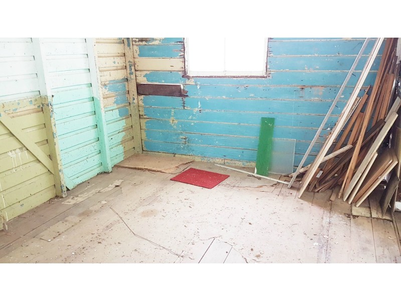 4 Cribb Street, Mount Morgan QLD 4714