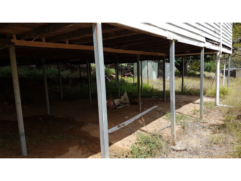 4 Cribb Street, Mount Morgan QLD 4714