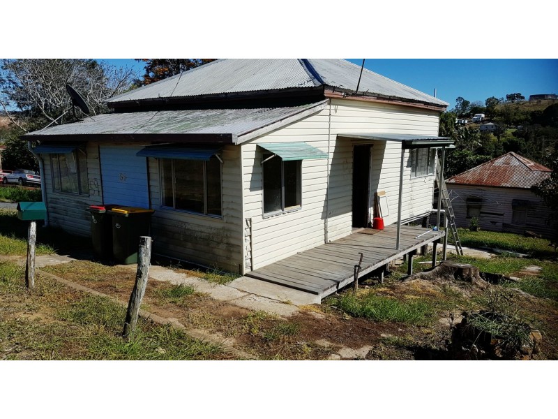 59 Dee Street, Mount Morgan QLD 4714