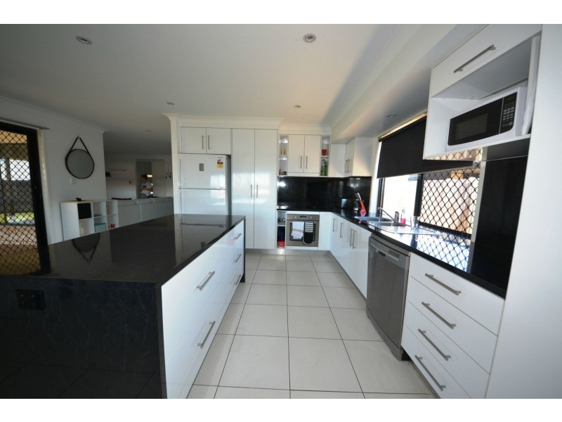6 Wheeler Avenue, Gracemere QLD 4702
