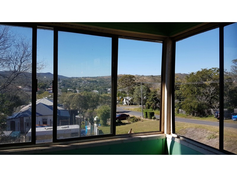 130 East Street, Mount Morgan QLD 4714