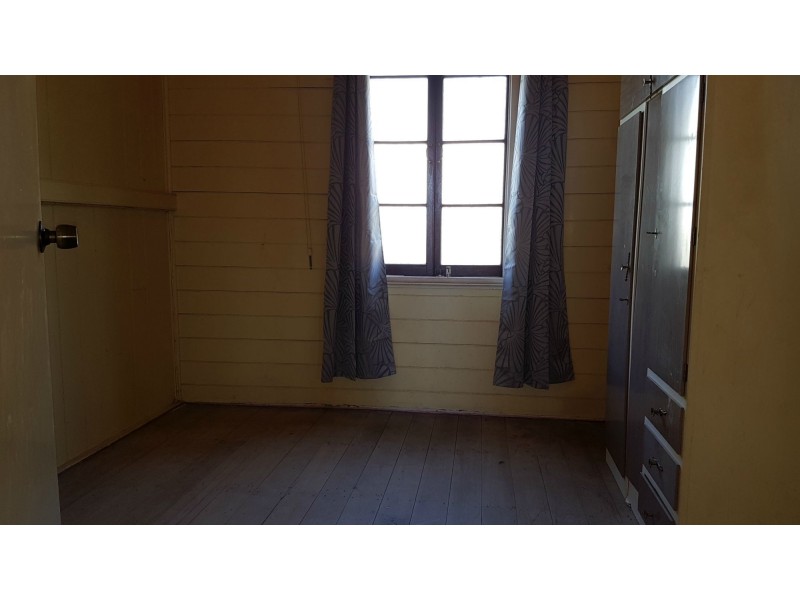 130 East Street, Mount Morgan QLD 4714