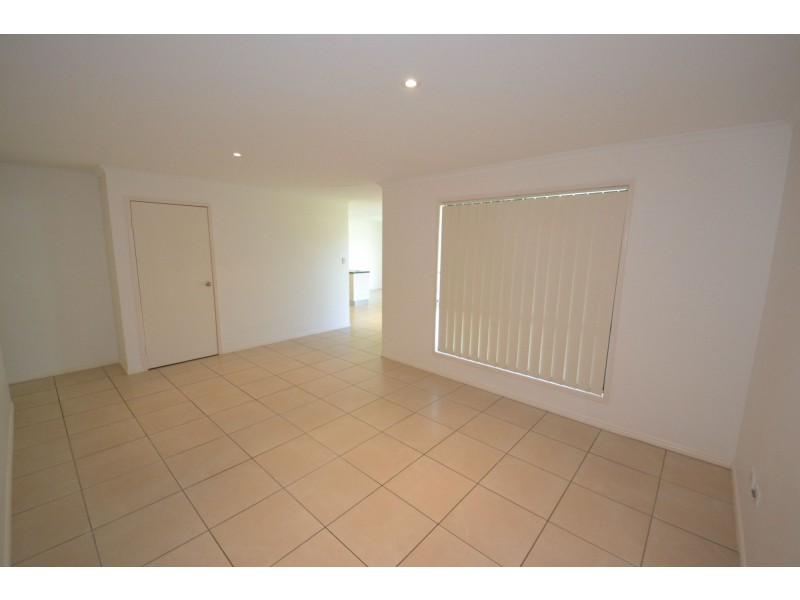 10 Rosella Drive, Gracemere QLD 4702