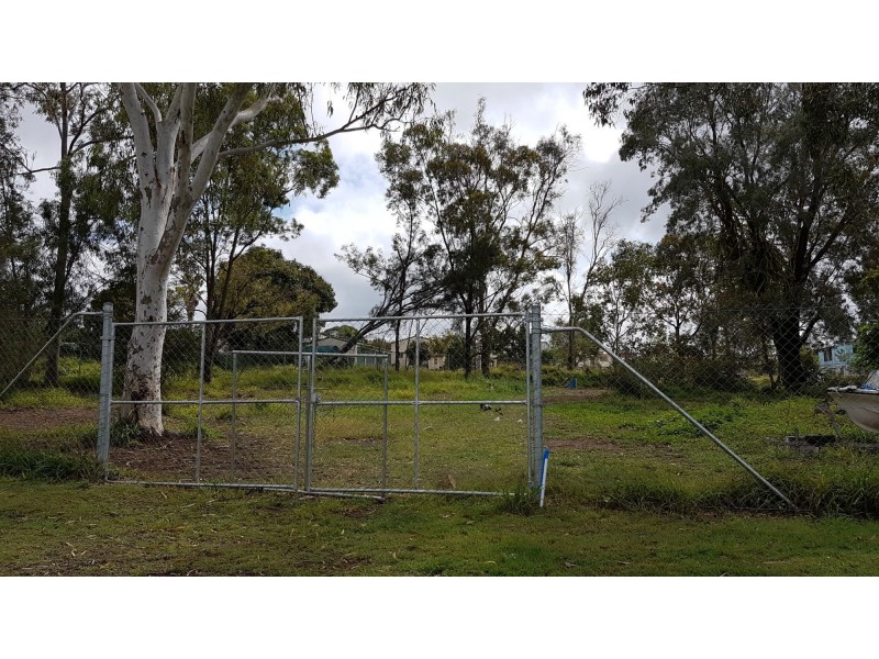 4 Gordon Lane, Mount Morgan QLD 4714