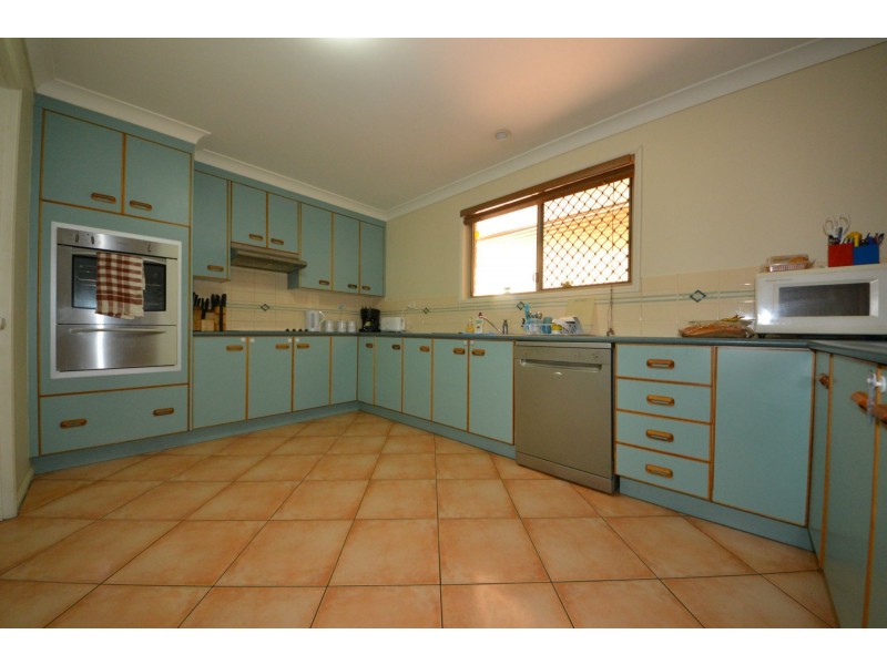 26 Hutchings Street, Gracemere QLD 4702