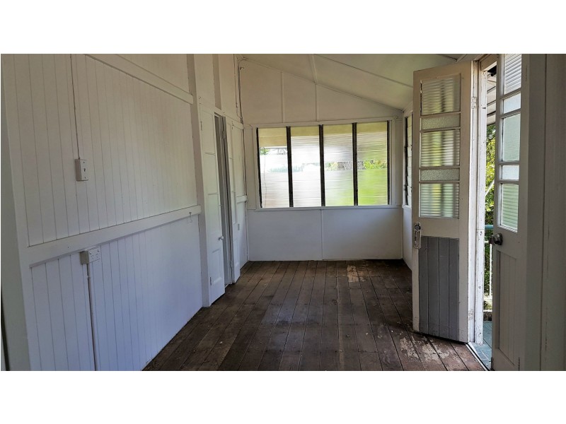 54 James Street, Mount Morgan QLD 4714