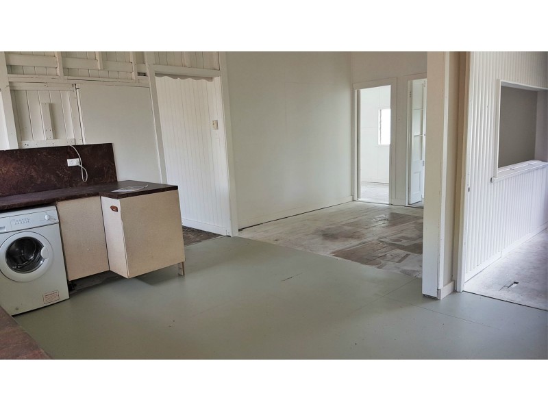 54 James Street, Mount Morgan QLD 4714
