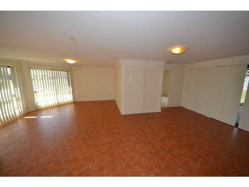 35 Seonaid Place, Gracemere QLD 4702