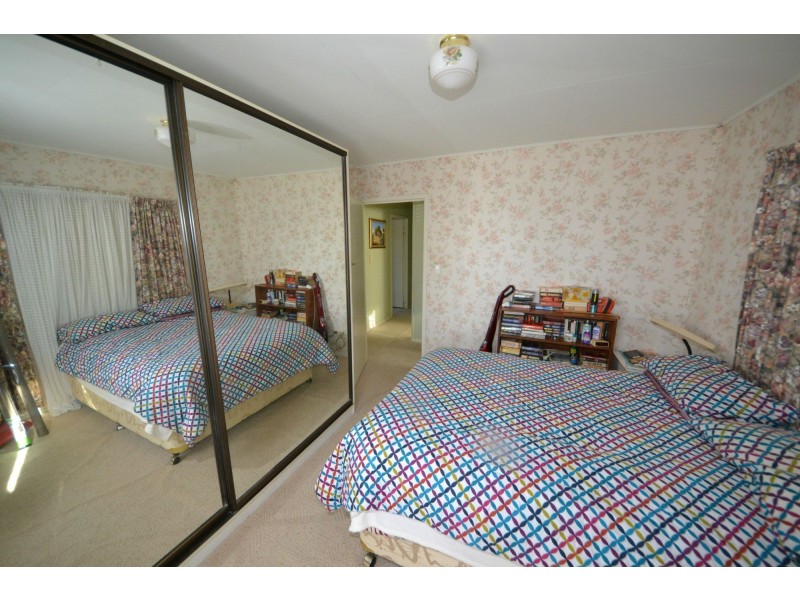 17 Barry Street, Gracemere QLD 4702