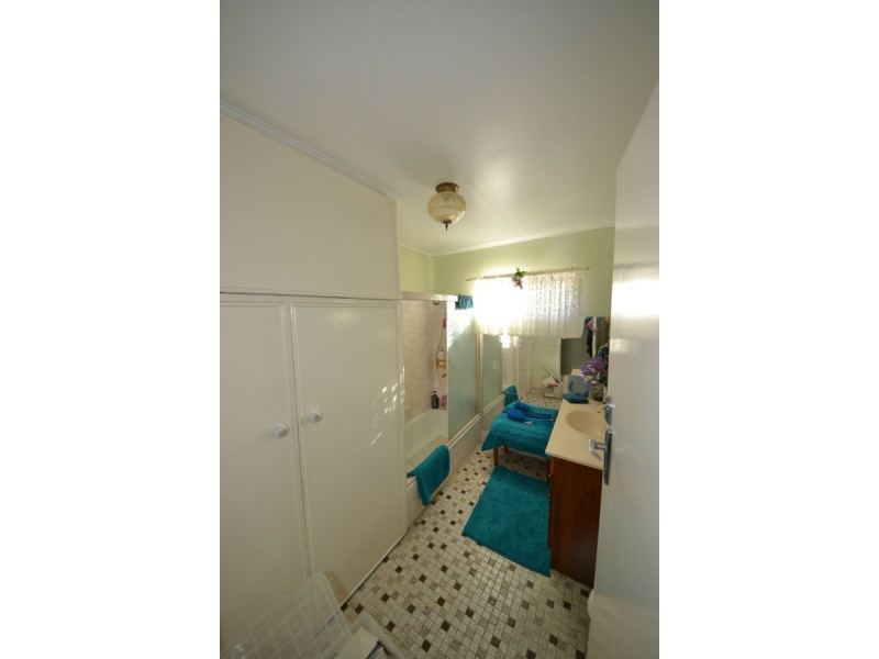 17 Barry Street, Gracemere QLD 4702