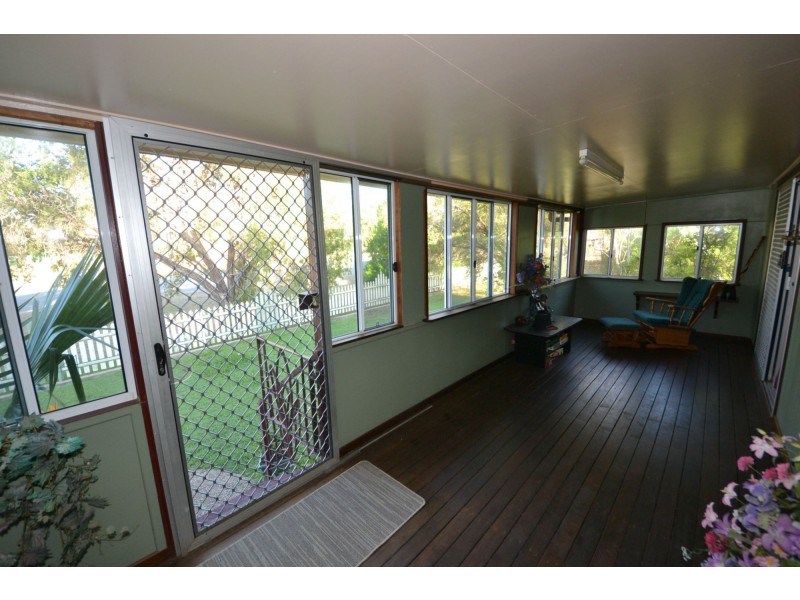 17 Barry Street, Gracemere QLD 4702