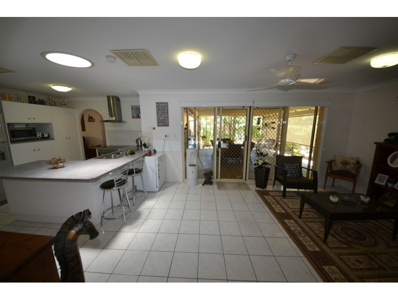 27 Johnson Road, Gracemere QLD 4702