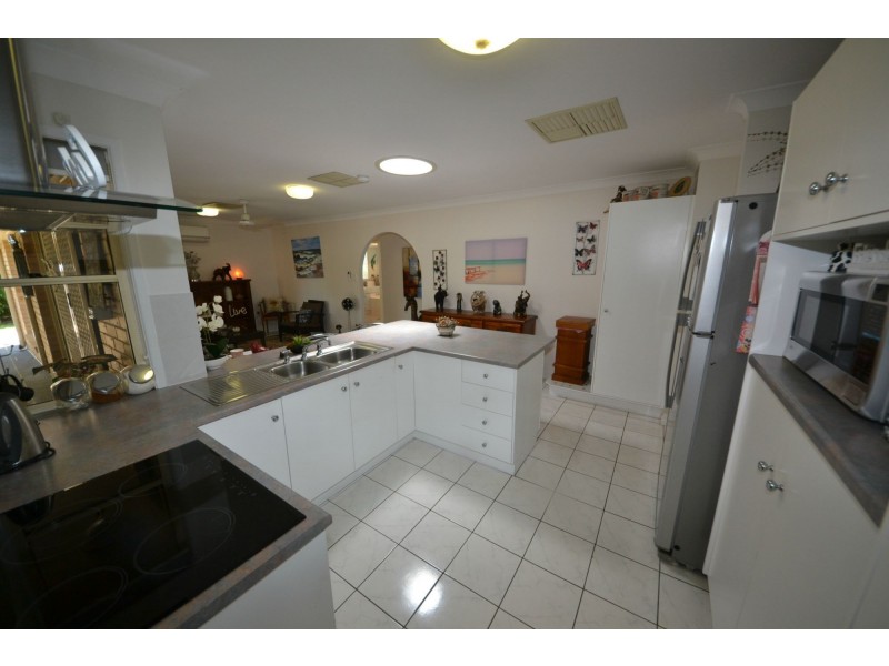 27 Johnson Road, Gracemere QLD 4702
