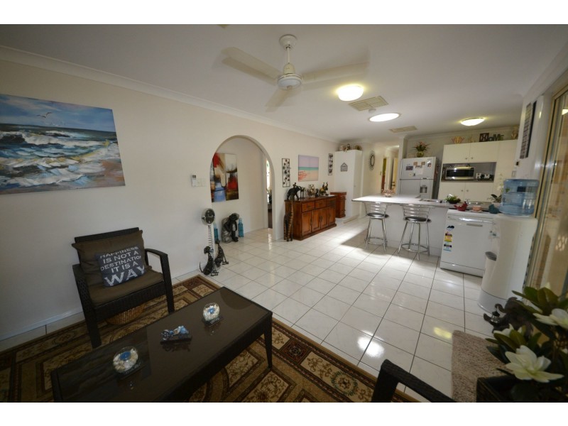 27 Johnson Road, Gracemere QLD 4702