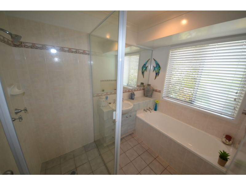 27 Johnson Road, Gracemere QLD 4702