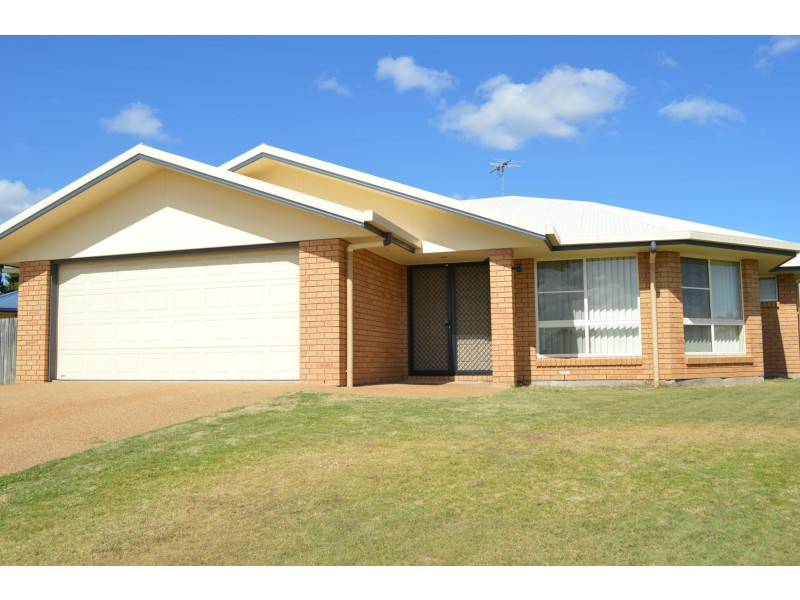 33 Seonaid Place, Gracemere QLD 4702