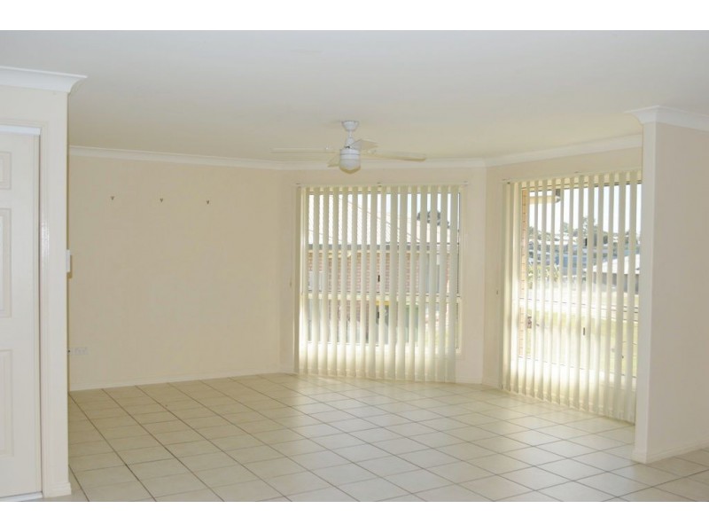 33 Seonaid Place, Gracemere QLD 4702