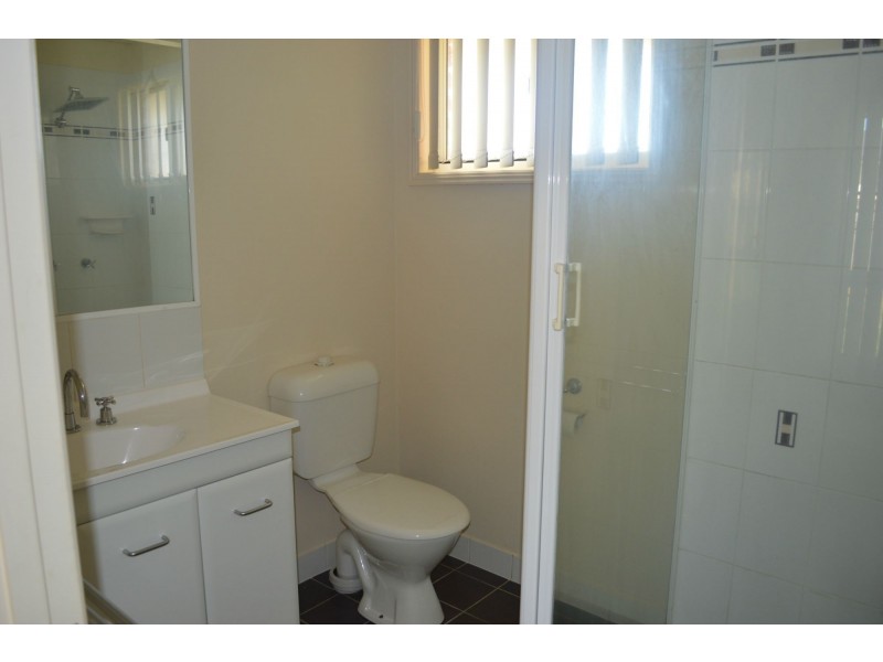 33 Seonaid Place, Gracemere QLD 4702