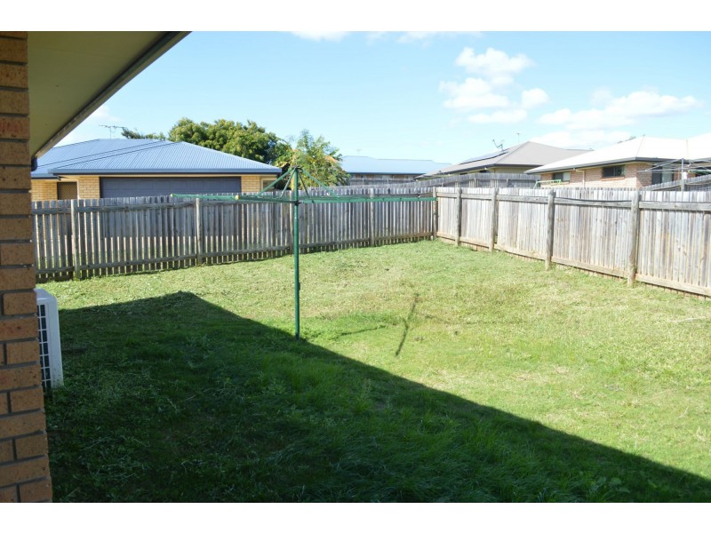33 Seonaid Place, Gracemere QLD 4702